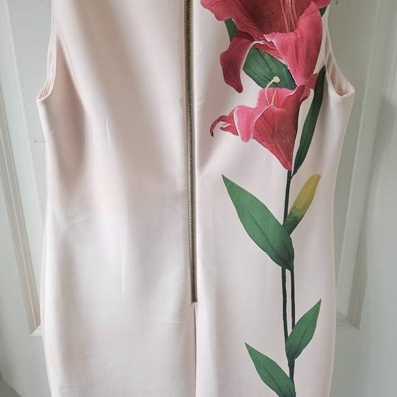Calvin Klein Pale Pink Tank with Bold Floral Lily - Picture 2 of 5